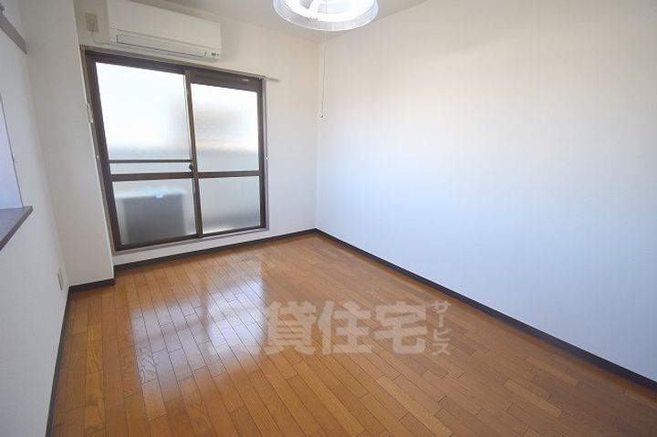 メゾン・エトワール101の居間