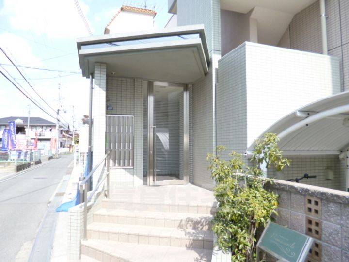 プリマヴェリーレの玄関