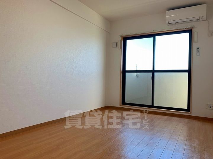 愛知県名古屋市瑞穂区雁道町2丁目の賃貸マンションの居間