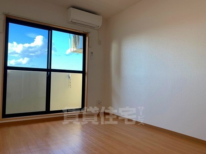 愛知県名古屋市瑞穂区雁道町2丁目の賃貸マンションの居間