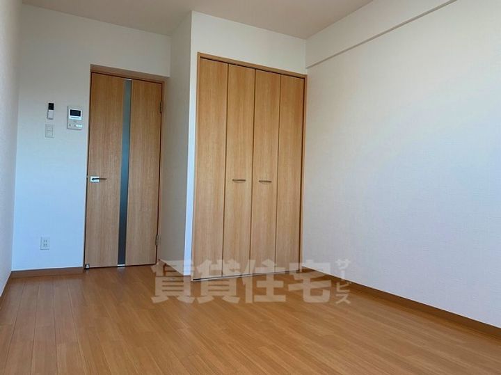 愛知県名古屋市瑞穂区雁道町2丁目の賃貸マンションの居間