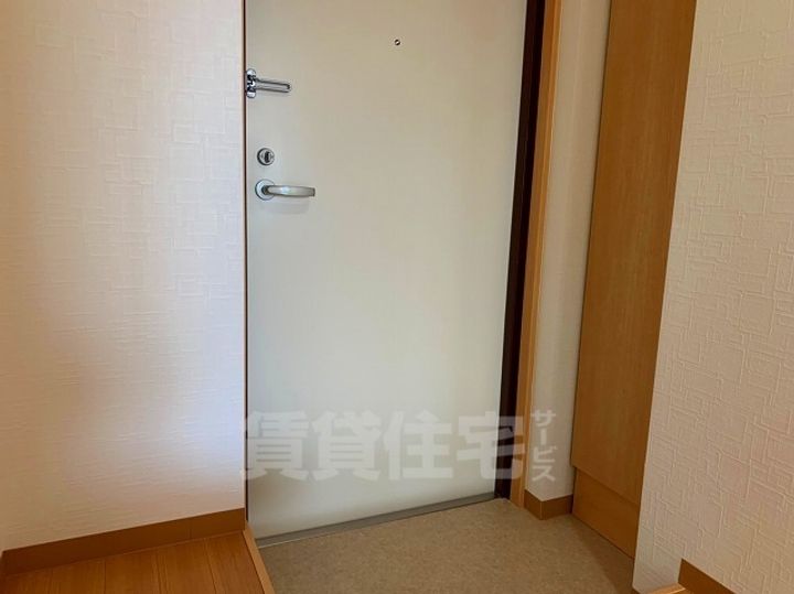 愛知県名古屋市瑞穂区雁道町2丁目の賃貸マンションの玄関