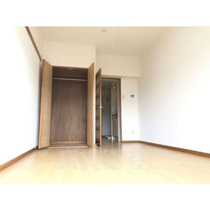 愛知県名古屋市千種区朝岡町2丁目の賃貸マンションの居間