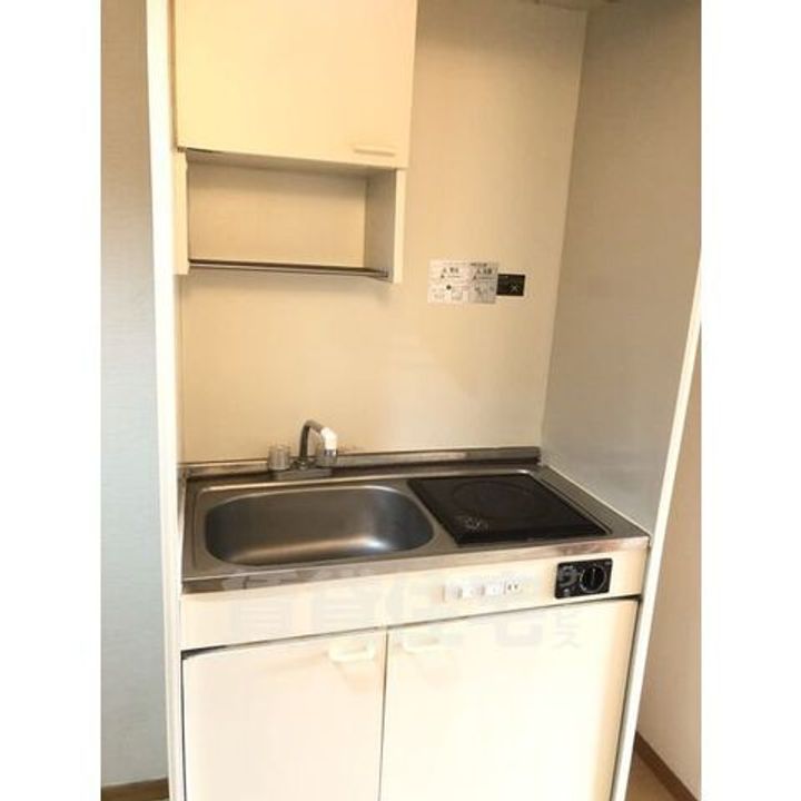 愛知県名古屋市千種区朝岡町2丁目の賃貸マンションのキッチン