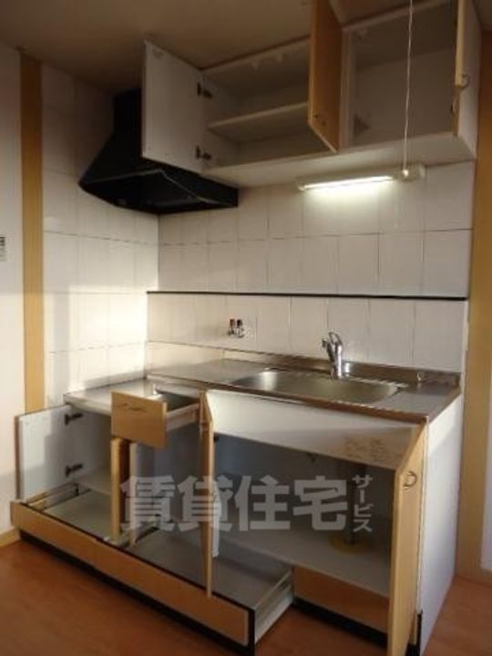 大阪府豊中市桜の町7丁目の賃貸マンションのキッチン