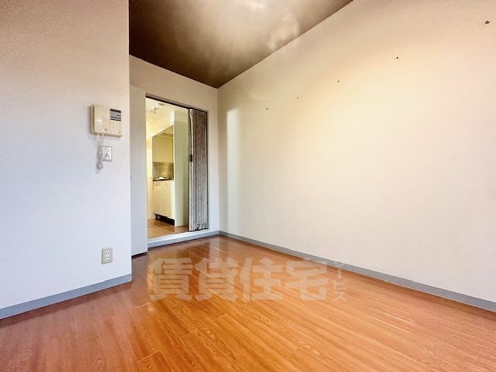 ドミトリーインテリジェンスの居間