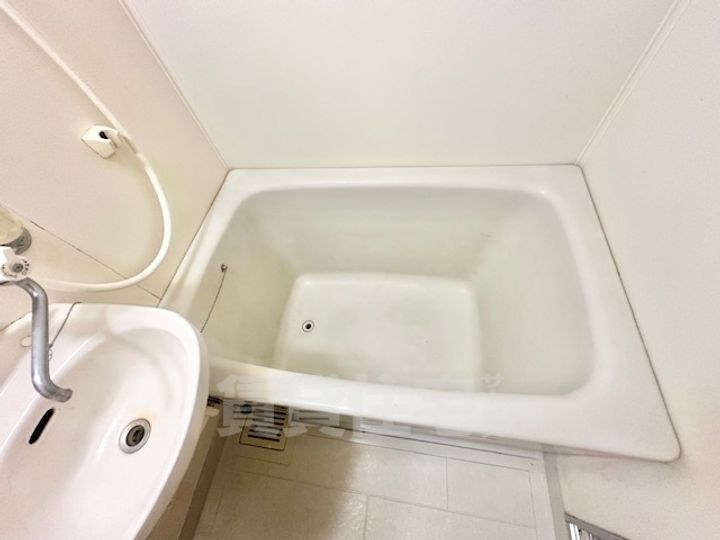 ドミトリーインテリジェンスの風呂