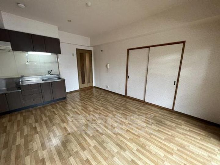 大阪府大阪市西淀川区歌島3丁目の賃貸マンションの居間