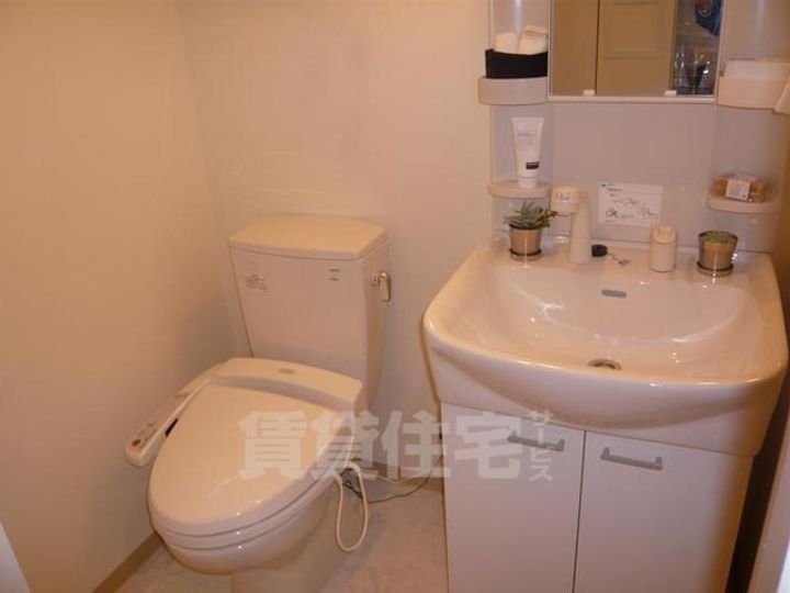 大阪府堺市堺区北花田口町2丁の賃貸マンションの内装