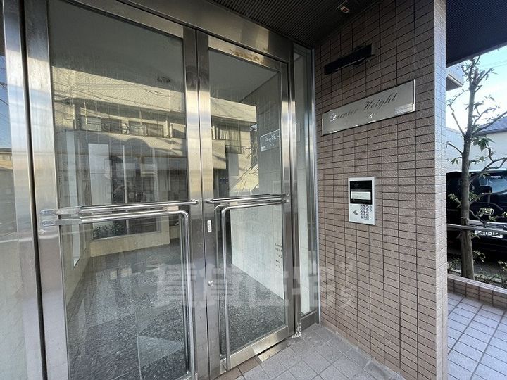 デルニエハイツの玄関