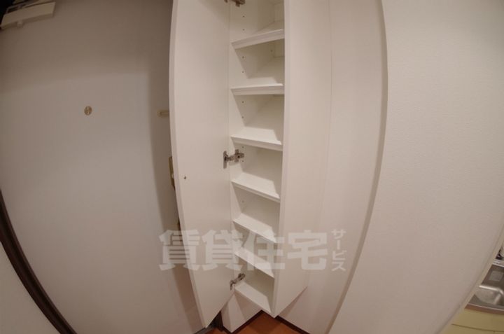 奈良県奈良市大宮町6丁目の賃貸マンションの玄関