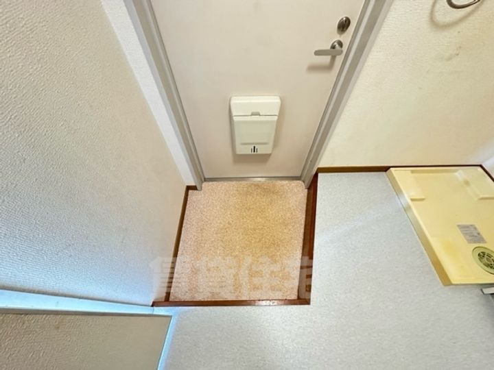 札場ビルの玄関