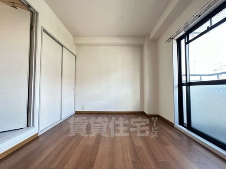 札場ビルの居間