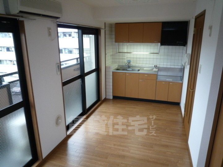 大阪府大阪市東住吉区住道矢田3丁目の賃貸マンションの居間