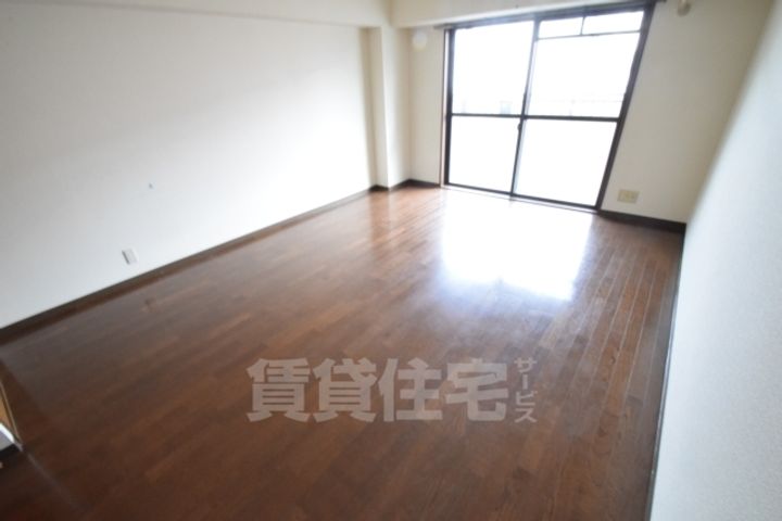 大阪府大阪市住吉区山之内4丁目の賃貸マンションの居間