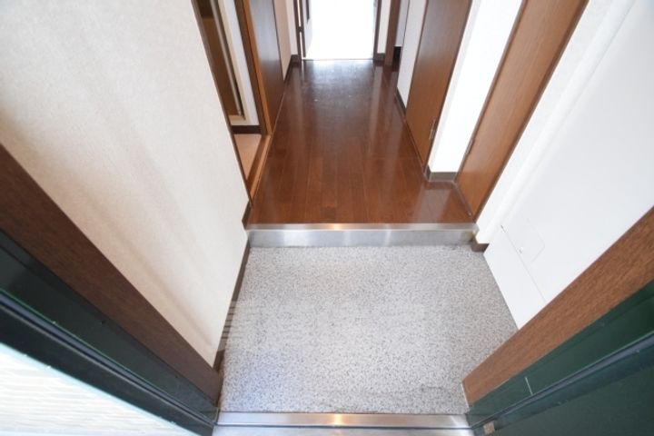 大阪府大阪市住吉区山之内4丁目の賃貸マンションの玄関