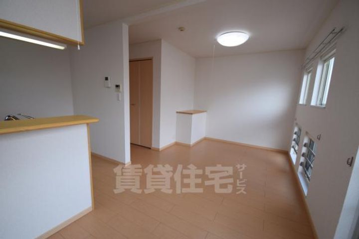 大阪府大阪市東住吉区照ケ丘矢田3丁目の賃貸アパートの居間