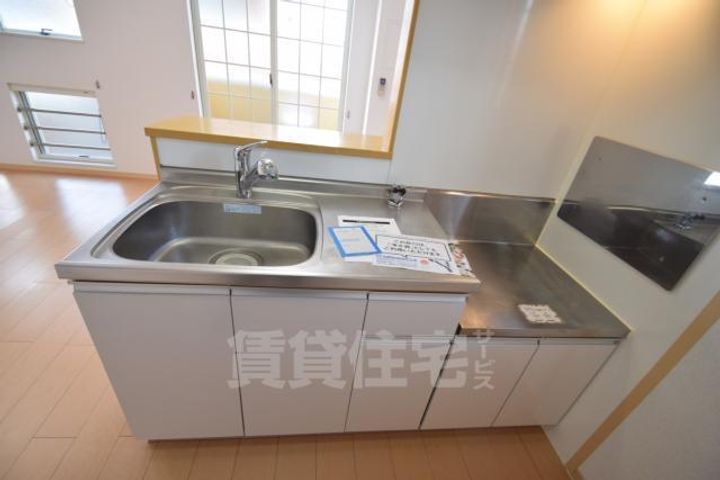 大阪府大阪市東住吉区照ケ丘矢田3丁目の賃貸アパートのキッチン