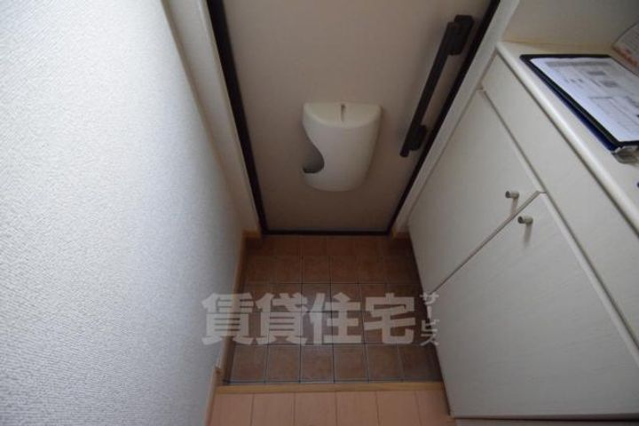 大阪府大阪市東住吉区照ケ丘矢田3丁目の賃貸アパートの玄関