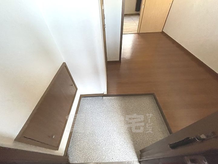 ミウラマンションの玄関