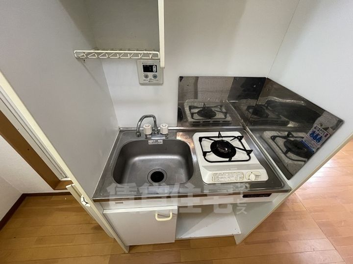 大阪府寝屋川市桜木町の賃貸マンションのキッチン