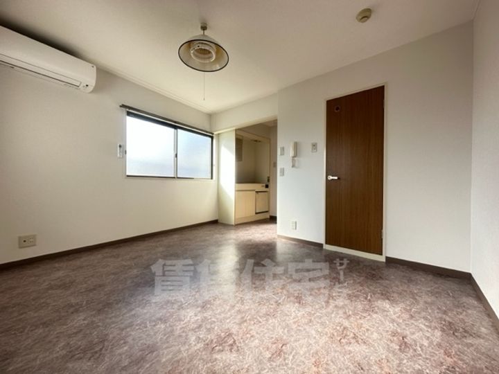 近江ビルの寝室