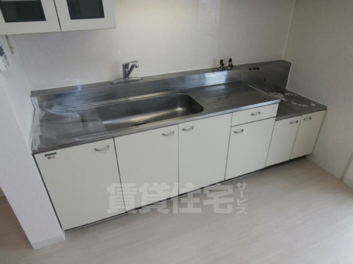 ウエストハイツP1のキッチン