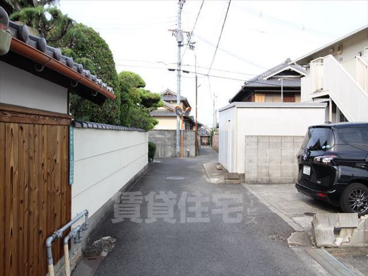 フラットNの周辺