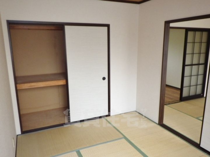 フラットNの寝室