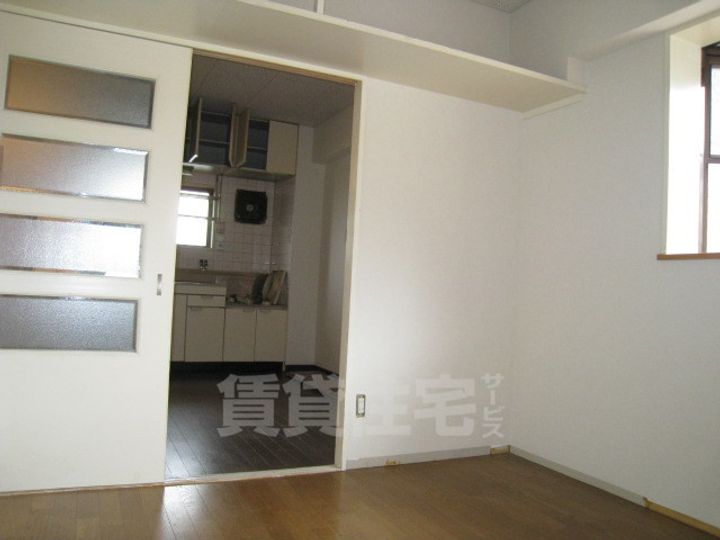 サンワロイヤルマンションの居間