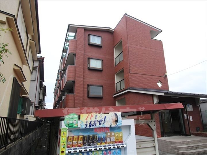 サンワロイヤルマンションの外観