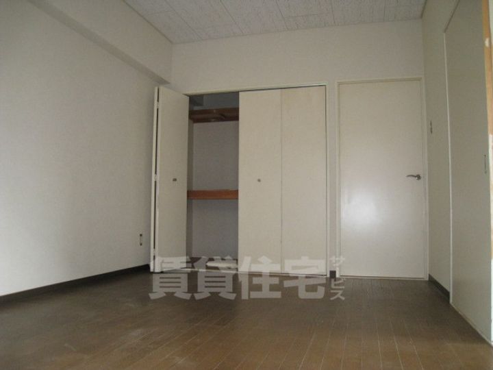 サンワロイヤルマンションの居間