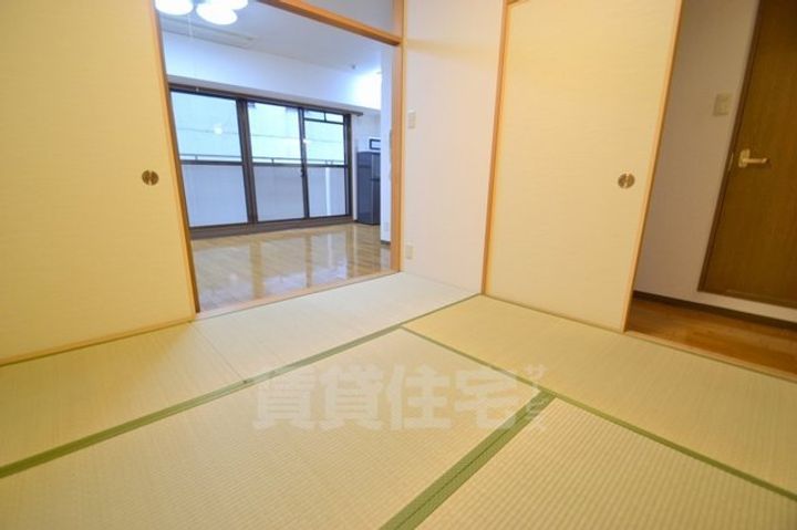 パークモダン新大阪(サムティ新大阪WEST)の寝室