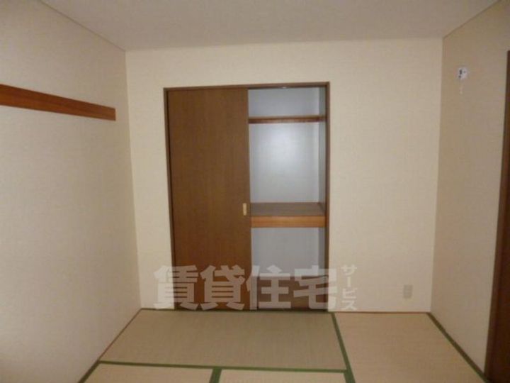 大阪府大阪市西淀川区竹島3丁目の賃貸アパートの居間