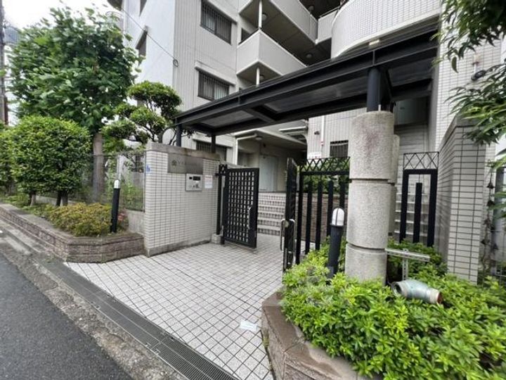 大阪府大阪市西淀川区出来島2丁目の賃貸マンションの玄関