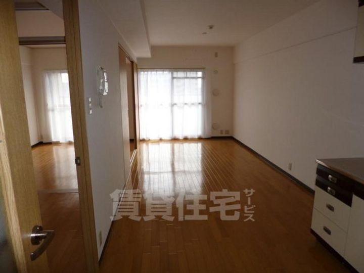 大阪府大阪市西淀川区出来島2丁目の賃貸マンションの居間