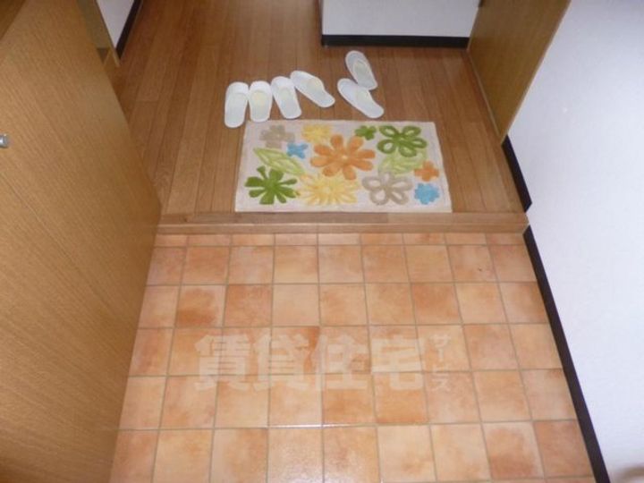 大阪府大阪市西淀川区出来島2丁目の賃貸マンションの玄関