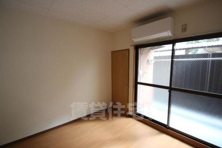 大阪府大阪市西淀川区御幣島2丁目の賃貸マンションの居間