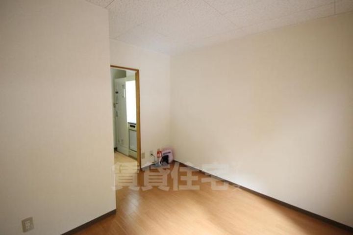 大阪府大阪市西淀川区御幣島2丁目の賃貸マンションの居間