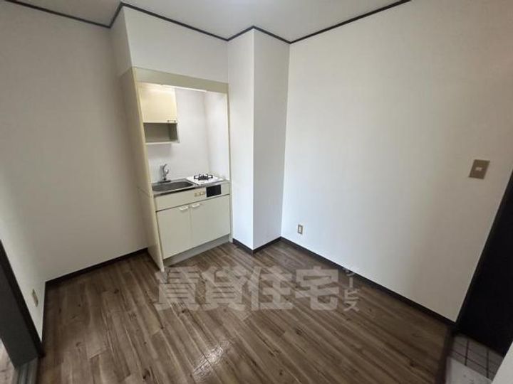 大阪府大阪市淀川区三津屋北2丁目の賃貸マンションの内装