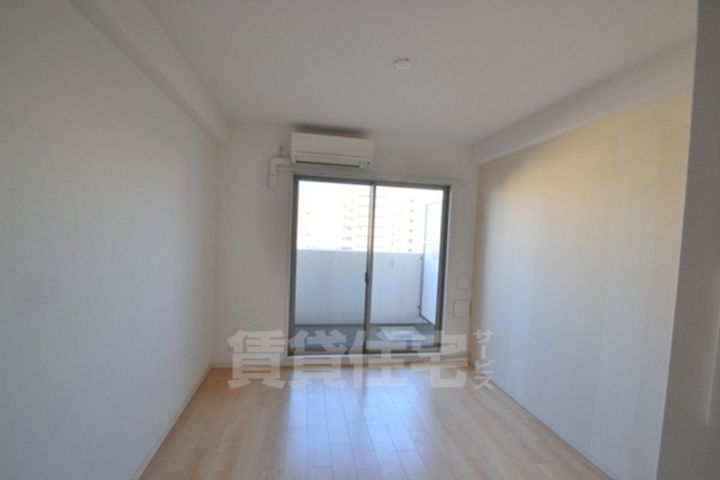 大阪府大阪市淀川区西宮原3丁目の賃貸マンションの居間