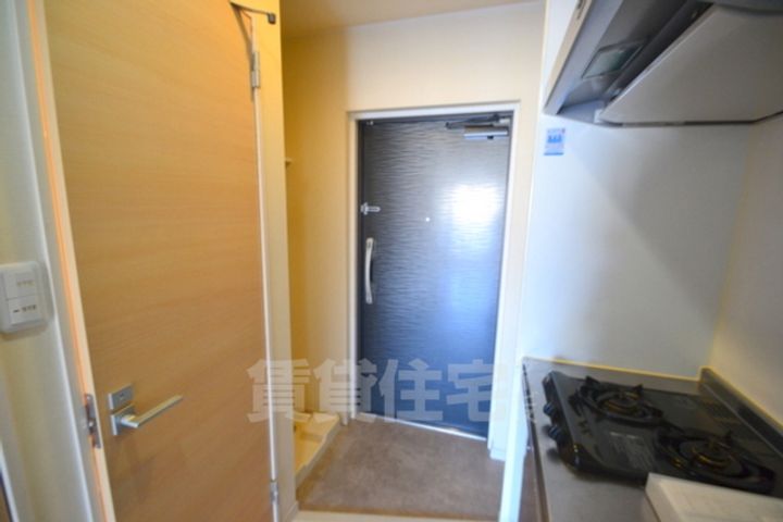 大阪府大阪市淀川区西宮原3丁目の賃貸マンションの玄関