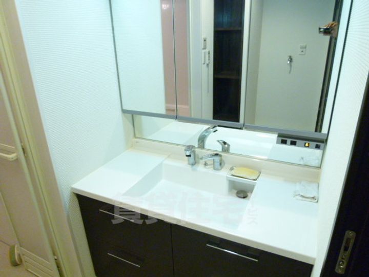 ヒルズコート駅前ビルの内装