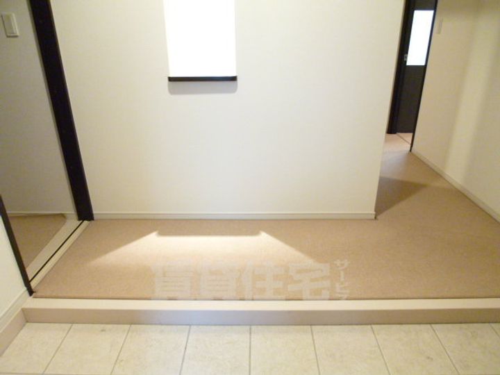 ヒルズコート駅前ビルの玄関