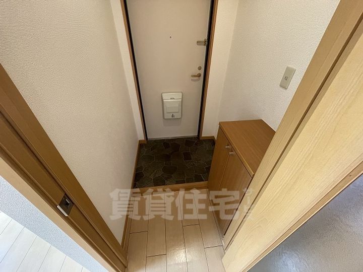 ヴィラ甲東園の玄関