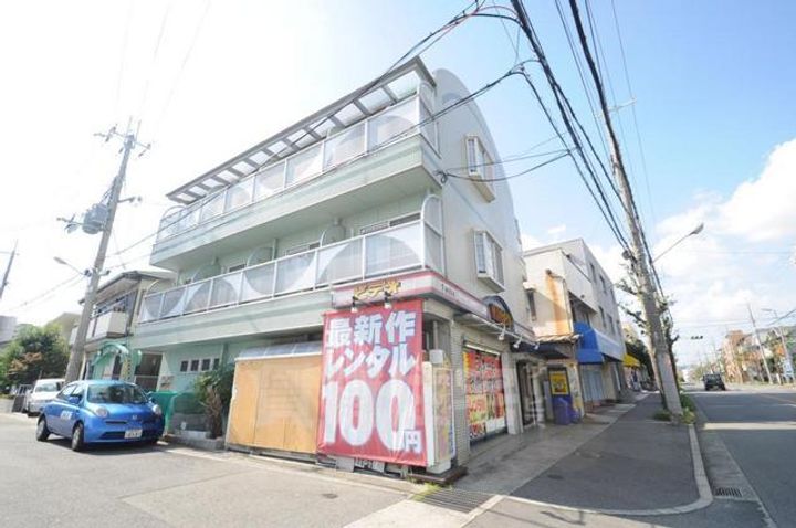 サンフォーラムの外観