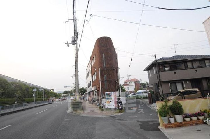 さくらビル昆陽池の周辺