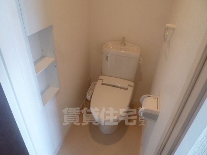 大阪府東大阪市山手町の賃貸アパートの居間