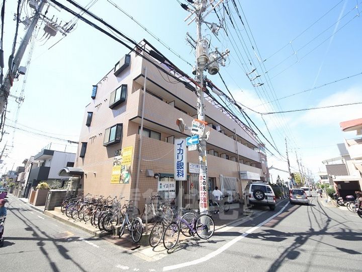イーストマンションムラオの外観