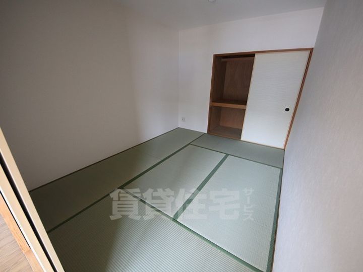 大阪府東大阪市西石切町3丁目の賃貸マンションの寝室